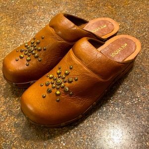 Women’s Brown Boho Clogs, Mystique,Size 9
